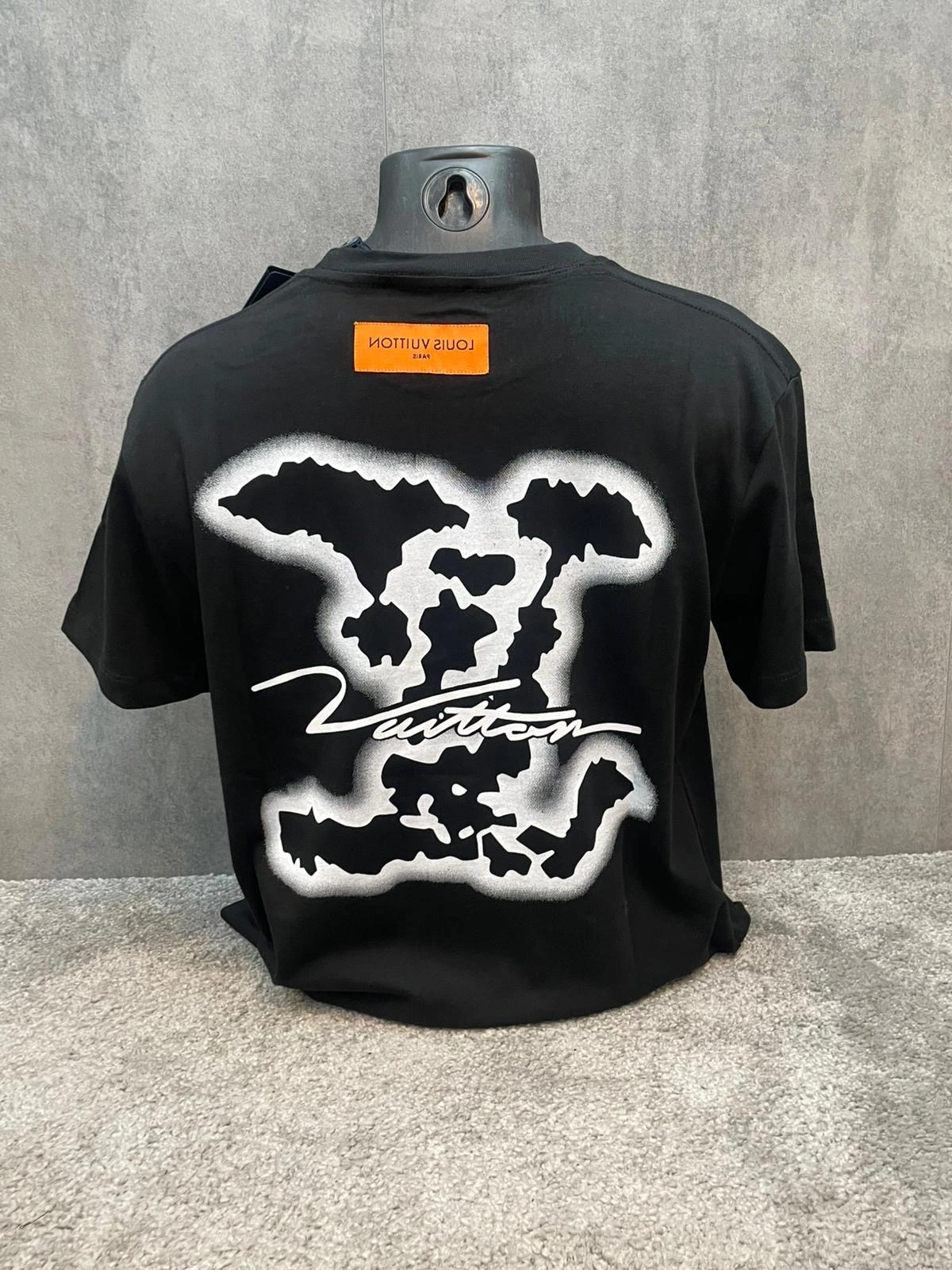 Louis Vuitton Back Print Black/White