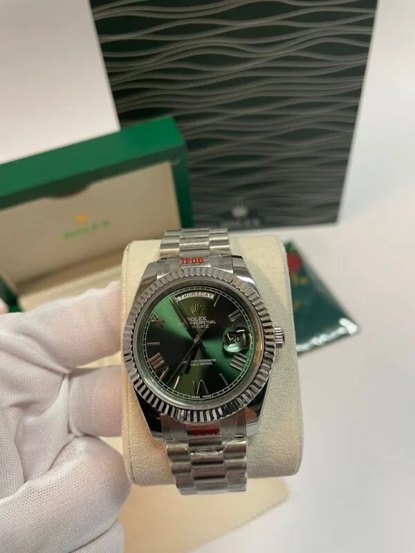 DayDate Green