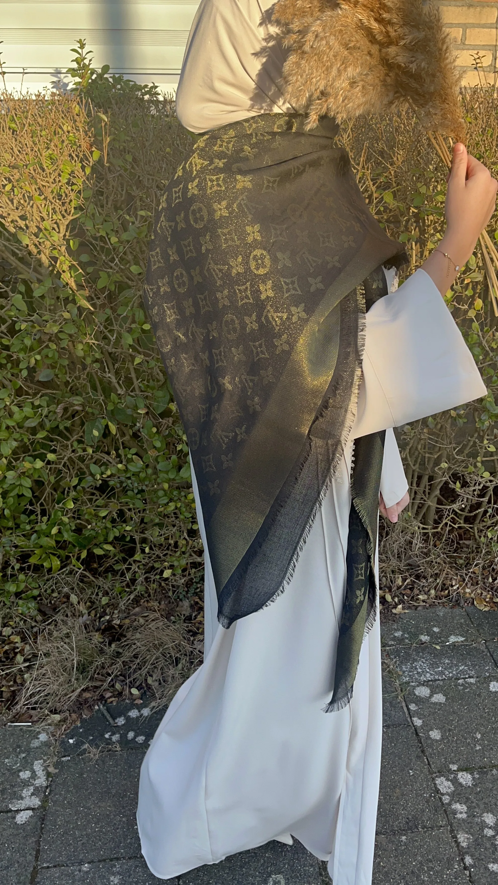 Lv scarf black