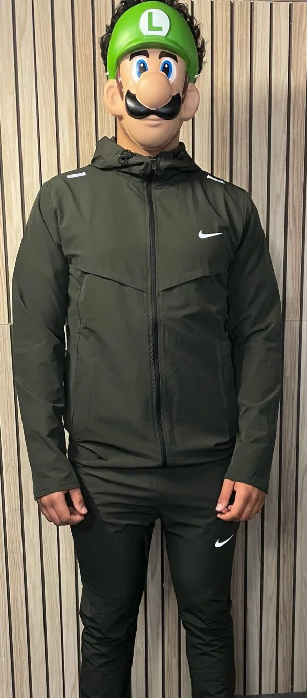 Nike tracksuit green