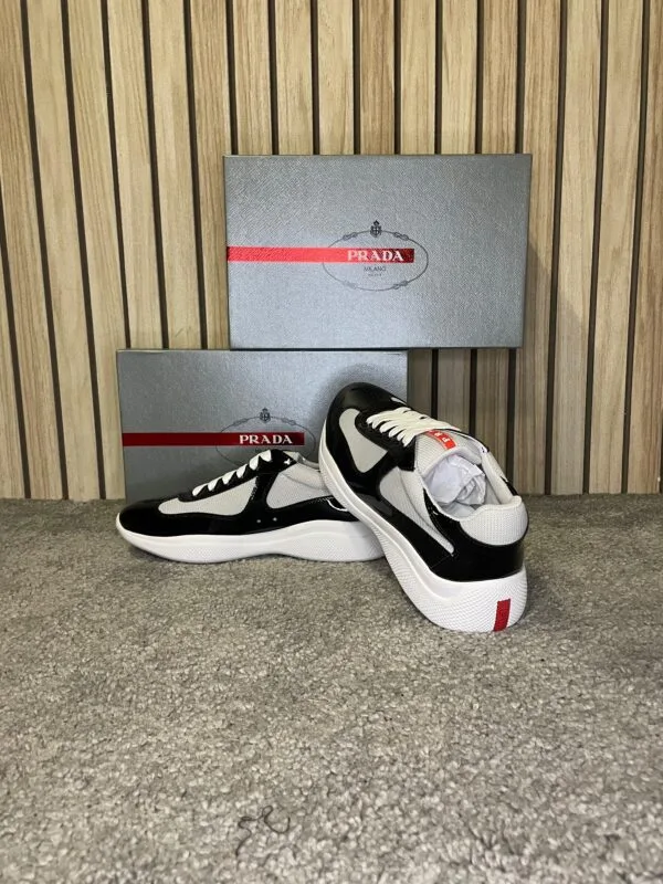 Prada Cups Zwart Glans