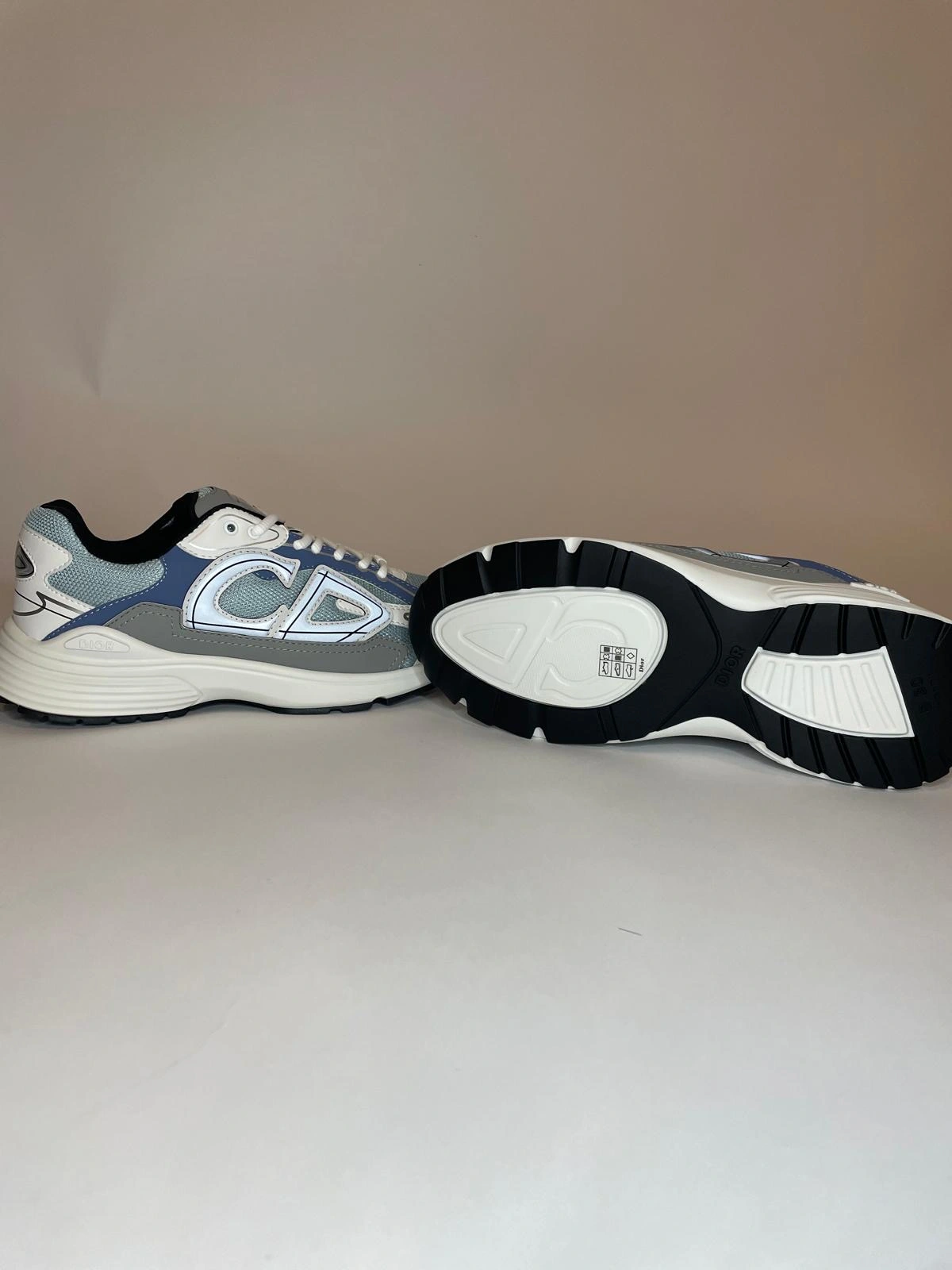 Christian Dior White Blue B30