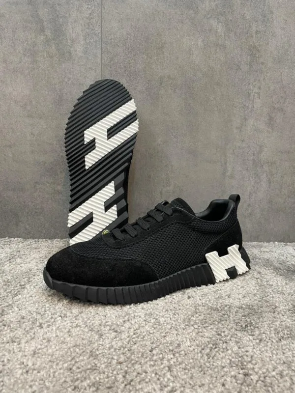 Hermes Bouncing Black White Logo