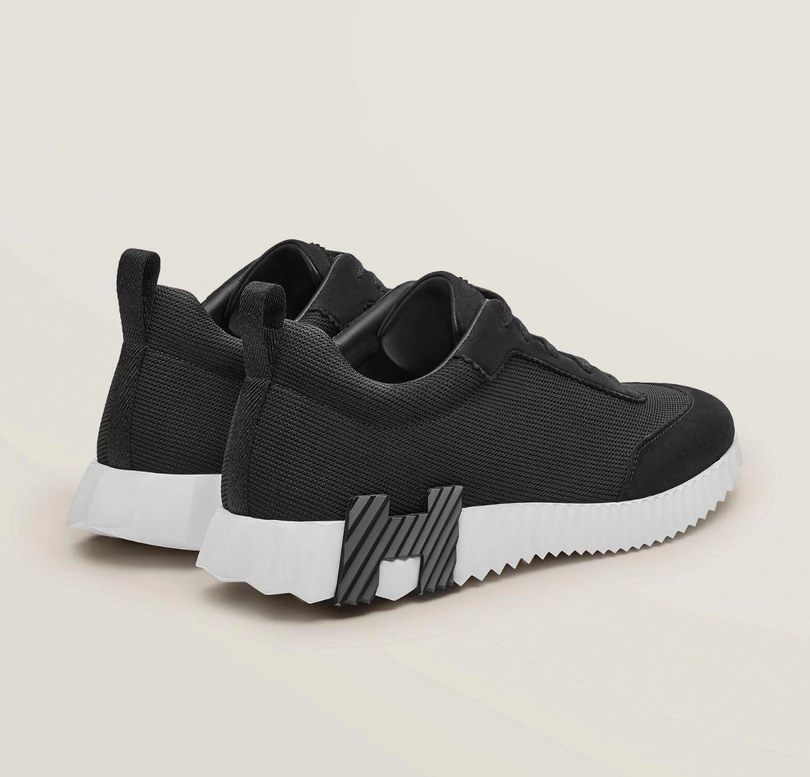 Hermes Bouncing Black On White