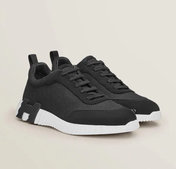 Hermes Bouncing Black On White