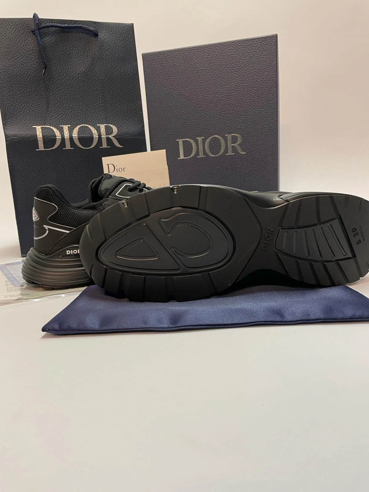 Dior b30 black